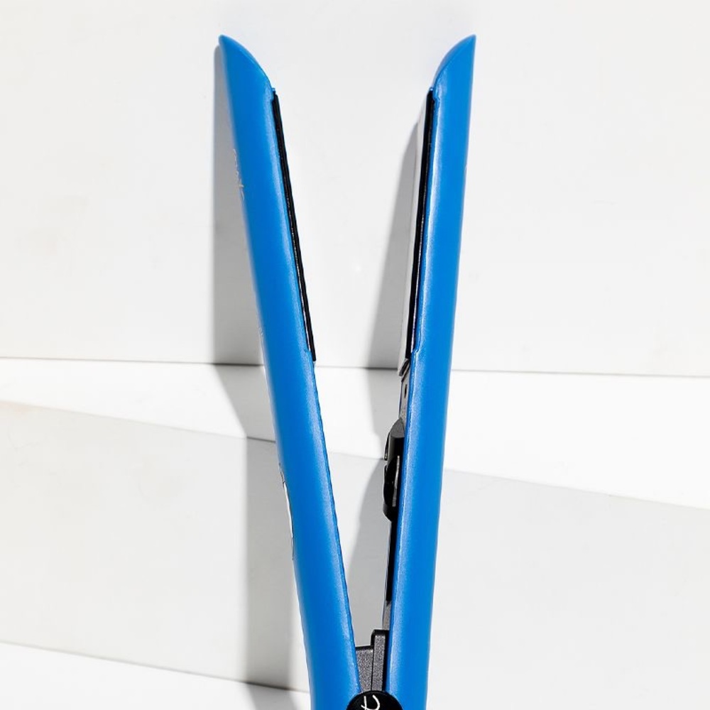 🎀PYT ION FUSION 2.0 TITANIUM STYLER
BLUE SAPPHIRE - Picture 3 of 10